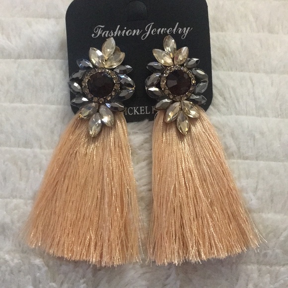 Earrings - Picture 4 of 7